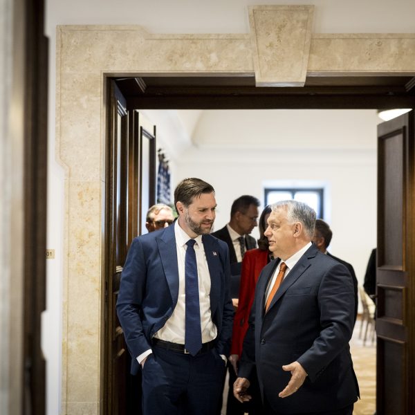JD Vance és Orbán Viktor Budapesten a magyar választási kampány idején