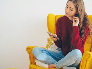 Tiniken tesztelik a közösségi média korlátozását Nagy Britanniában
