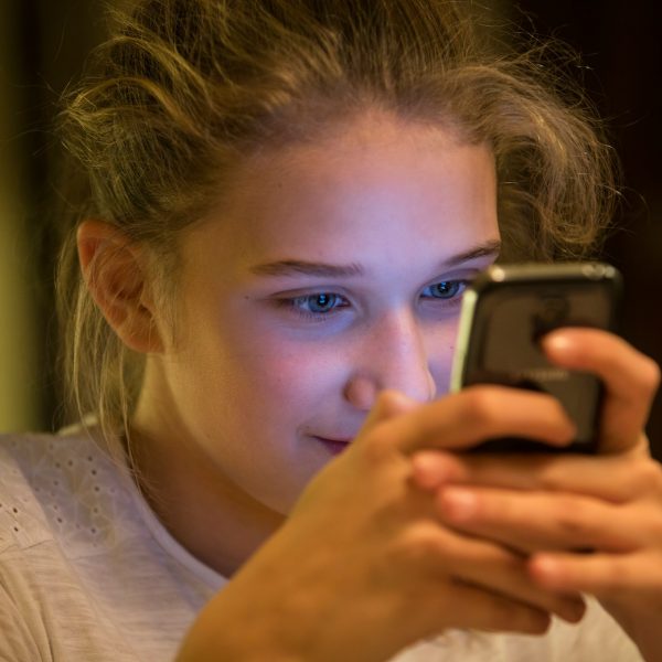 Direkt függővé akarta tenni a gyerekeket a Facebook és az Insta? – – Tények és tévhitek