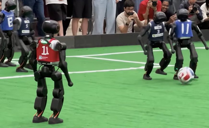Ha rossz kedved van, nézd meg ezeket a focizó robotokat
