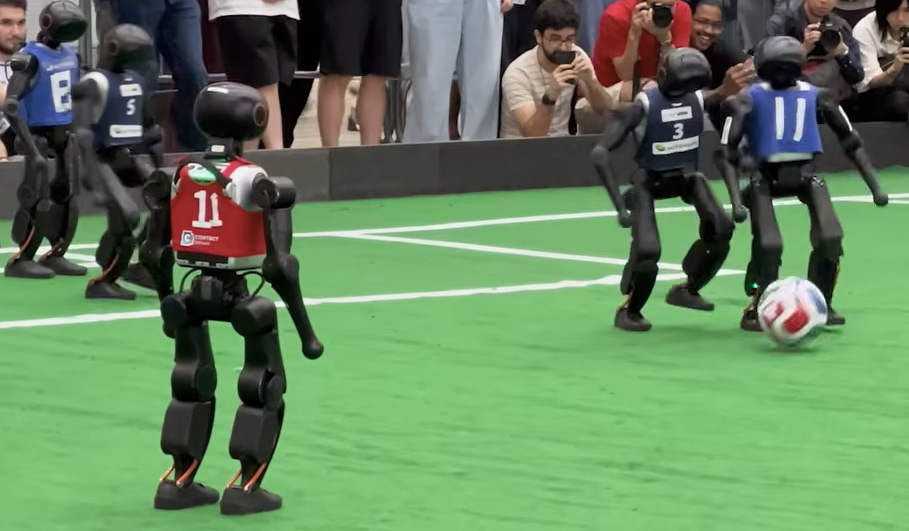 Ha rossz kedved van, nézd meg ezeket a focizó robotokat